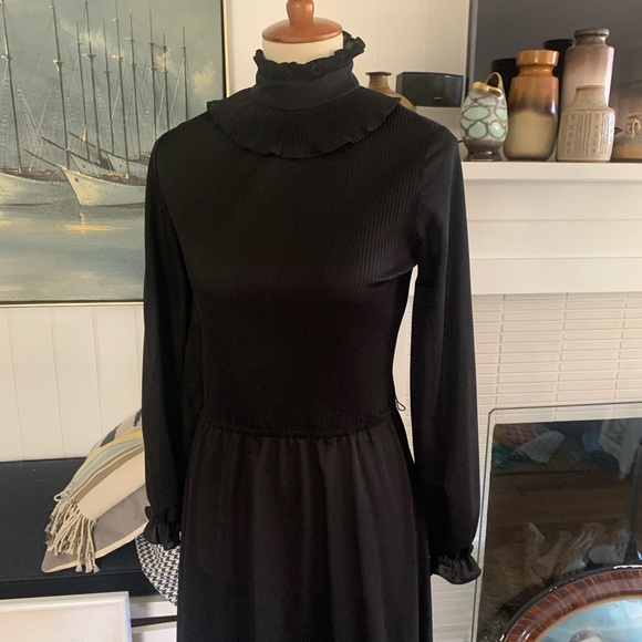 Vicky Vaughn Black Ruffled Neck Dress - Picture 6 of 14
